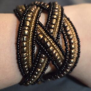 Elegant Black and Gold Beaded Bracelet
